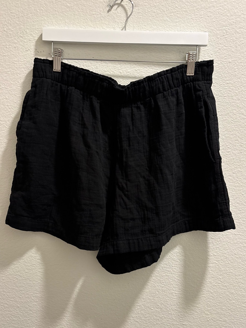 NWT Gap Women’s Black Elastic-Waist Cotton Shorts, size L